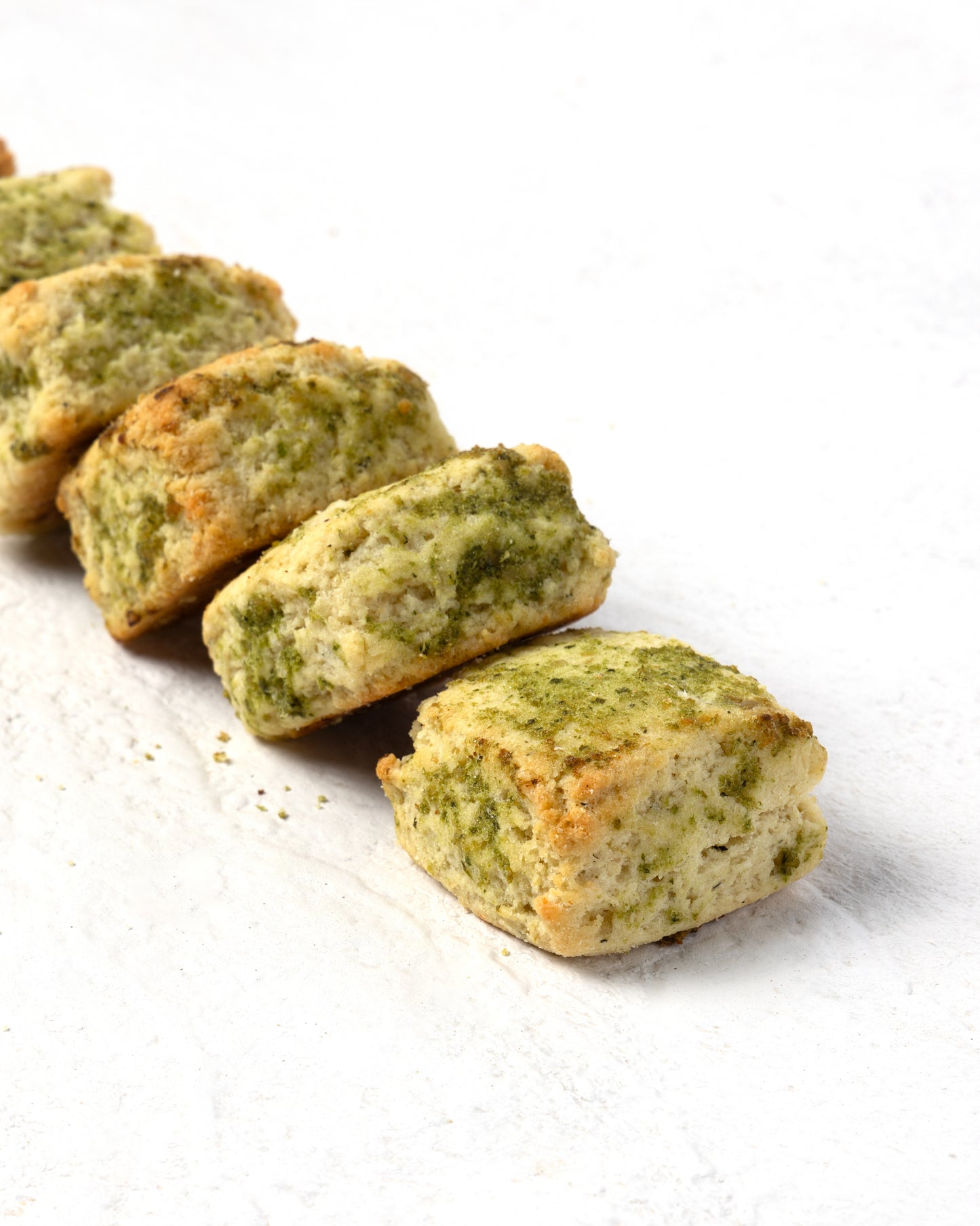Pesto Biscuitini