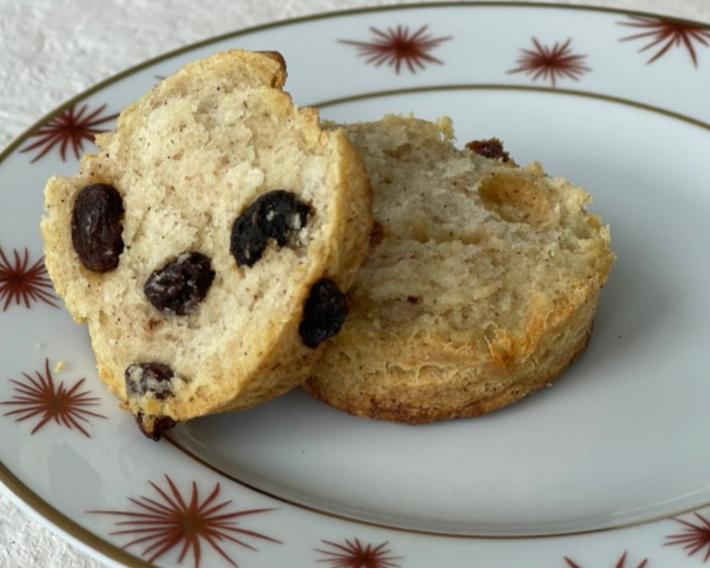 Cinnamon Raisin Scones